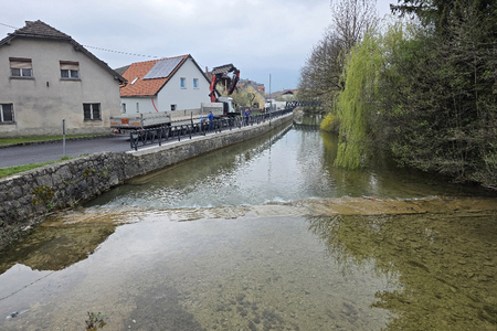Postavitev ograje ob Cesti na Jezero 05 Foto Boštjan Otoničar